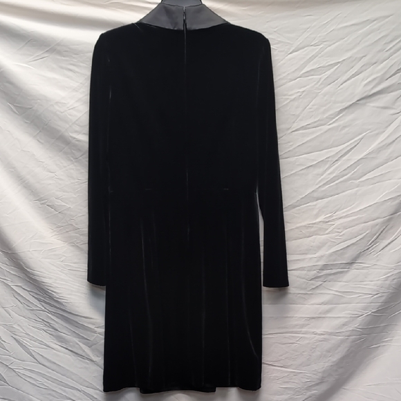 Adriana Papell Black Satin Collar Long Sleeve Dress - Picture 7 of 11